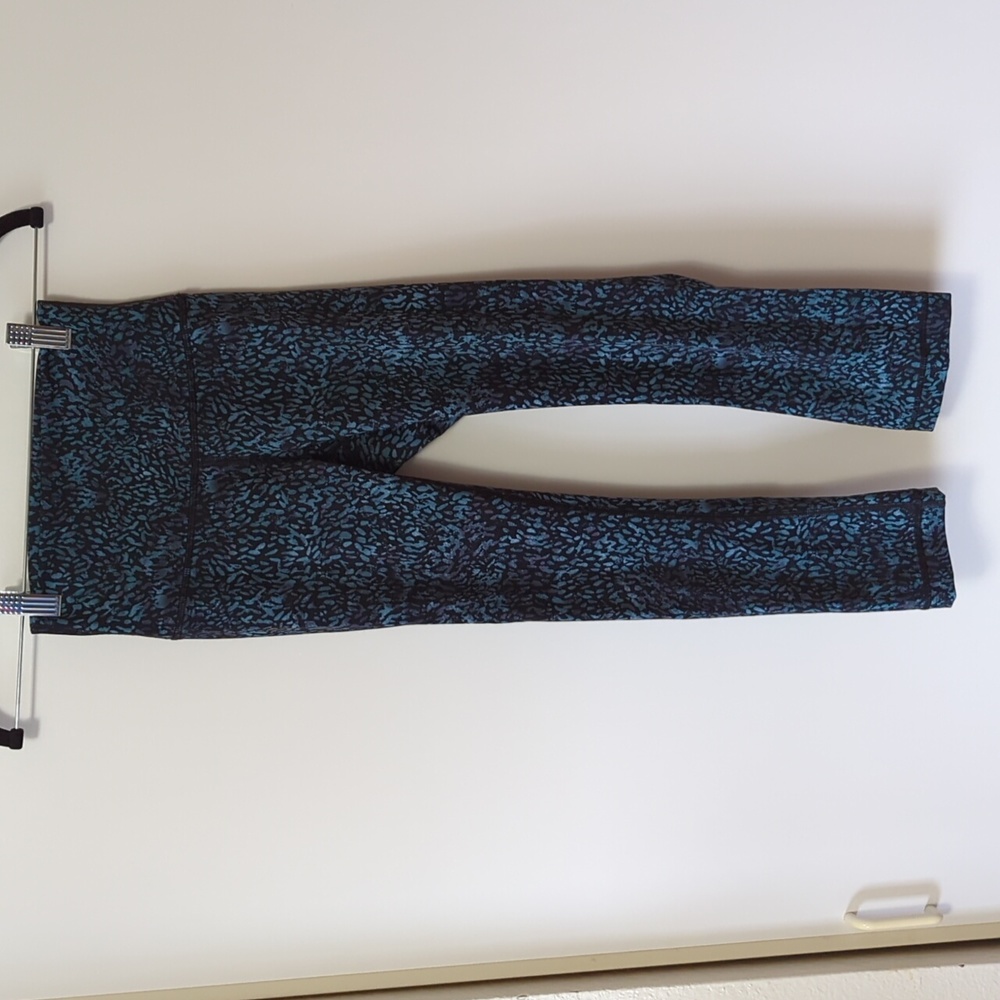 Lululemon Wunder Under Crop (Hi-Rise) (Full-On Luxtreme 21") - Size 2